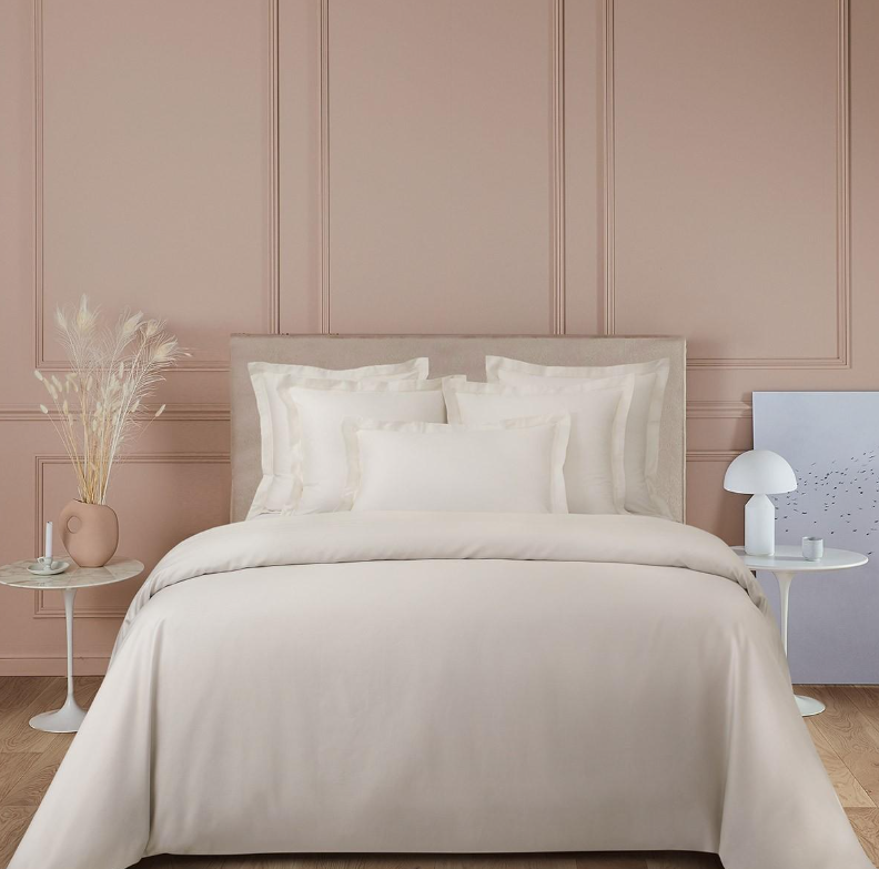 Envelope Closure vs. Zipper Pillowcases: Which One Is Better for Your Bed?