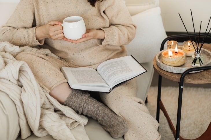 The Evening Reset Trend That Is Replacing Nighttime Scrolling