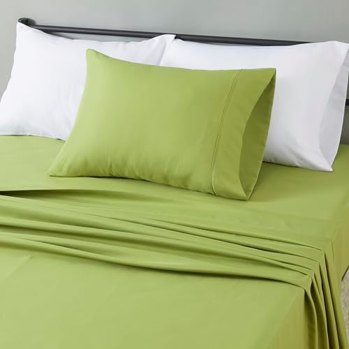 Amazon Basics Lightweight Super Soft Easy Care Wrinkle Free Microfiber 3 Piece by AmazonBasics