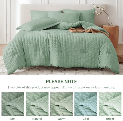 MUXHOMO 7 Pieces Oversized King Comforter Set, Seersucker Bed in a Bag - Image 5
