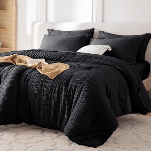 MUXHOMO 7 Pieces Oversized King Comforter Set, Seersucker Bed in a Bag by MUXHOMO