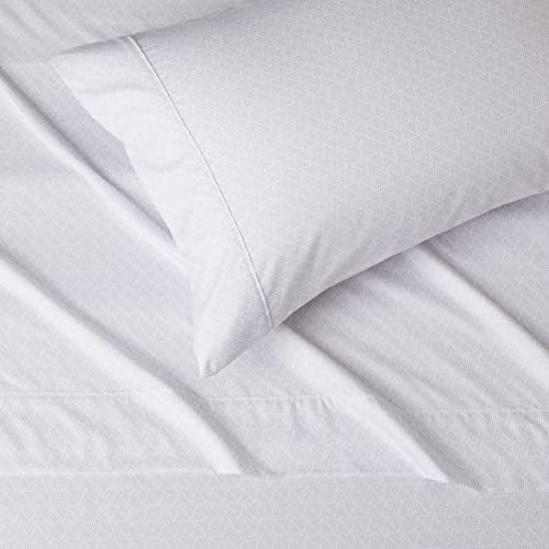 Amazon Basics Lightweight Super Soft Easy Care 3-Piece Microfiber Cozy Bed - Image 3