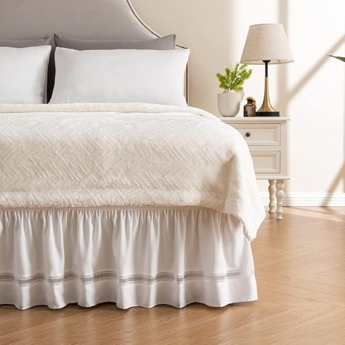 MIYE Wrap Around Ruffled Lace Bed Skirt, Elastic Dust Ruffle with Adjustable Belts, Easy to Put On, Bed Frame Cover, Machine Washable (Ruffled Lace/White, King/Queen-18 Drop)