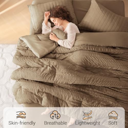 MUXHOMO 7 Pieces Oversized King Comforter Set, Seersucker Bed in a Bag - Image 2