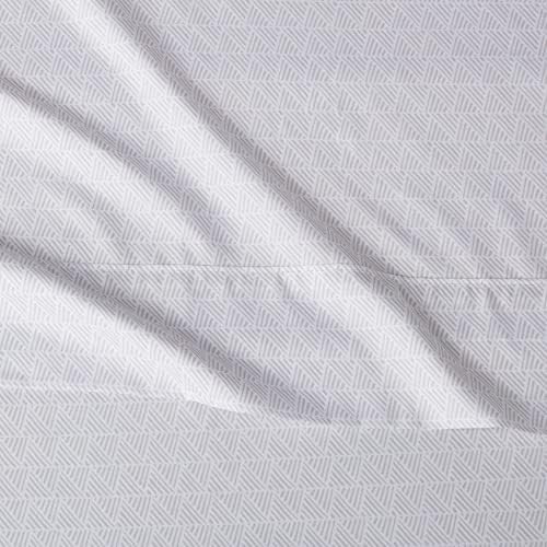 Amazon Basics Lightweight Super Soft Easy Care 3-Piece Microfiber Cozy Bed - Image 4