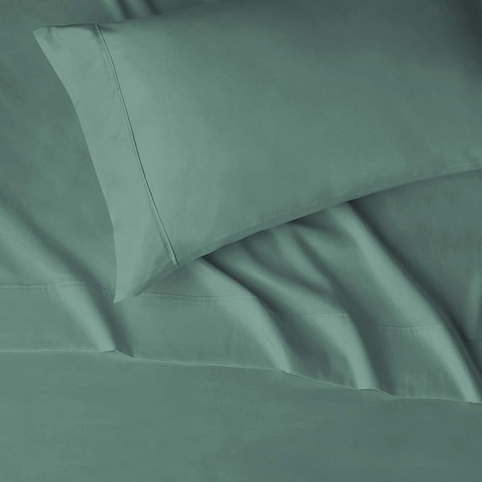 Amazon Basics Lightweight Super Soft Easy Care Wrinkle-Free Breathable Microfiber 3-Piece Bed Sheet Set with 14-Inch Deep Pockets, Twin XL, Emerald Green, Solid
