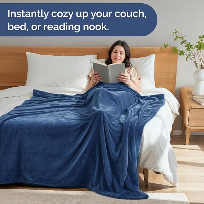 Ultra Soft Fleece Blanket Queen Size - Flannel Fleece Luxury Queen Blanket - Lightweight for Couch Bed Chair - Thick, Warm and Breathable - All Season Cozy Anti-Static Microplush Bedding, Royal Blue
