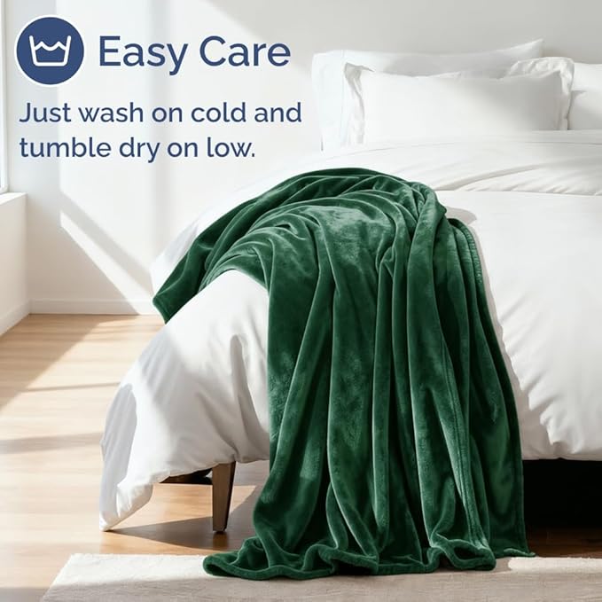 Ultra Soft Fleece Blanket King Size - Flannel Fleece Luxury King Blanket - Lightweight for Couch Bed Chair - Thick, Warm and Breathable - All Season Cozy Anti-Static Microplush Bedding, Forest Green