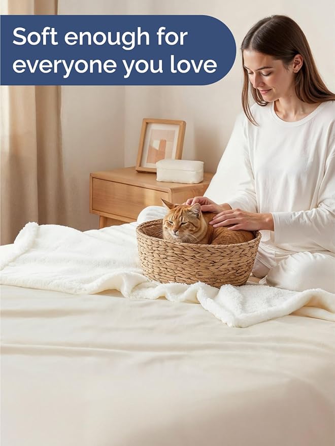 Sherpa Fleece Blanket Queen Size - Reversible Sherpa Fleece Queen Blanket - Super Soft Double Sided for Bed, Sofa, Couch - Thick, Warm, Fuzzy & Plush - Luxurious Bedding for Winter - Ivory, 90" x 90"