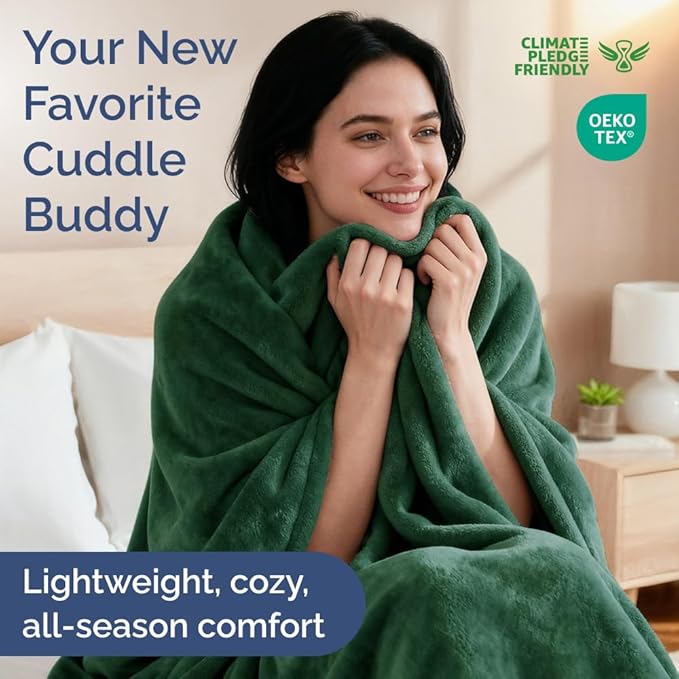 Ultra Soft Fleece Blanket Throw Size - Flannel Fleece Luxury Throw Blanket - Lightweight for Couch Bed Chair - Thick, Warm & Breathable - All Season Cozy Anti-Static Microplush Bedding, Forest Green