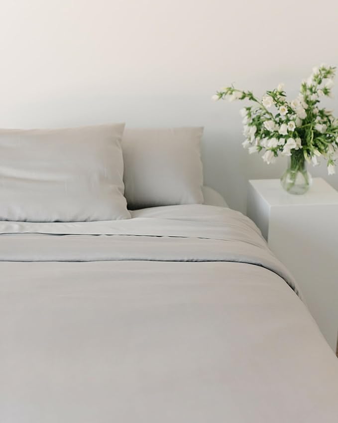 Cozy Earth Luxury Duvet Cover Twin - 100% Viscose from Bamboo - Ultra-Soft, Cooling & Lightweight Duvet Cover - Temperature-Regulating Bedding with Concealed Zip & Interior Snap Closures - Light Grey