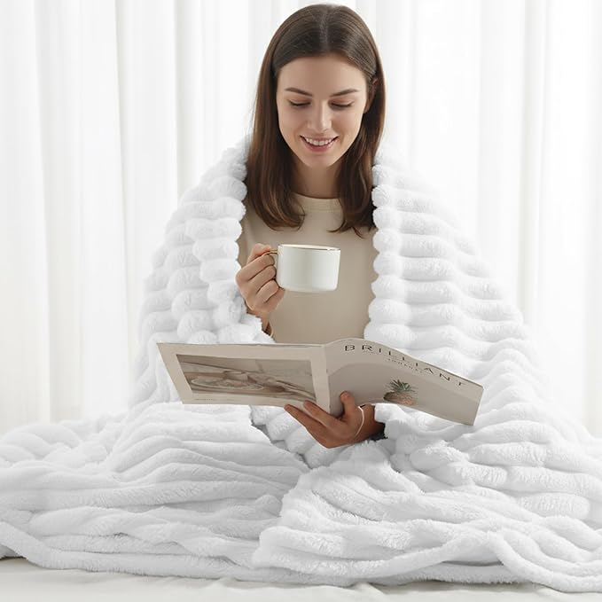 decorUhome Christmas Soft Fleece White Throw Blanket for Couch, Cozy Fluffy Plush Flannel Striped Blanket for Sofa Bed, Lightweight Decorative Ribbed Fuzzy Blanket for Woman, 50x60 Inches
