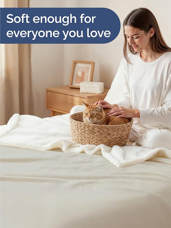 Sherpa Fleece Blanket King Size - Reversible Sherpa Fleece King Blanket - Super Soft Double Sided for Bed, Sofa, Couch - Thick, Warm, Fuzzy & Plush - Luxurious Bedding for Winter - Cream, 90" x 108"