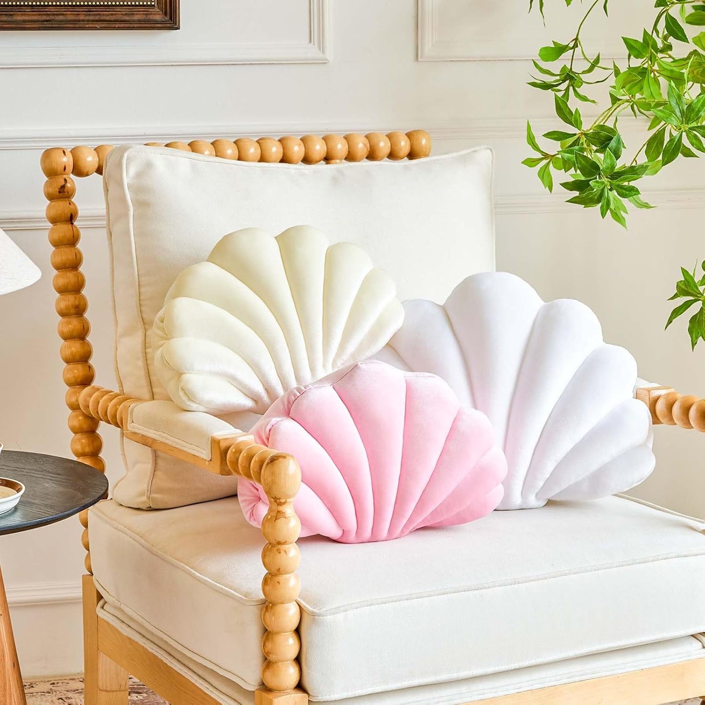 White Seashell Throw Pillows, Shell Shaped Throw Pillows, 18 Inch Soft Velvet Home Decorative Pillow Plush Cushion for Bed Couch Living Sofa Room Decor Accent Throw Pillow