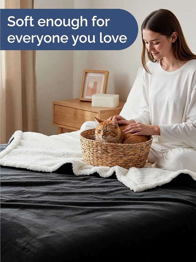 Sherpa Fleece Blanket Twin Size - Reversible Sherpa Fleece Twin Blanket - Super Soft Double Sided for Bed, Sofa, Couch - Thick, Warm, Fuzzy and Plush - Luxurious Bedding for Winter - Black, 60" x 80"