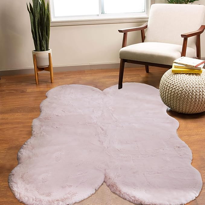 Latepis Light Pink Accent 4x6 Rug for Girls Room Non-Slip Faux Rabbit Fur Rugs Alfombras para Habitacion Washable Fluffy Rug for Living Room Bedroom and Play Room