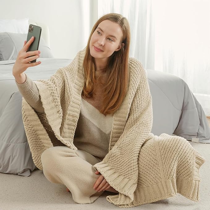 Amélie Home Chevron Chenille Knit Throw Blanket for Couch, Cozy Texture Decorative Soft Blanket for Sofa & Chair, 50"x60", Beige