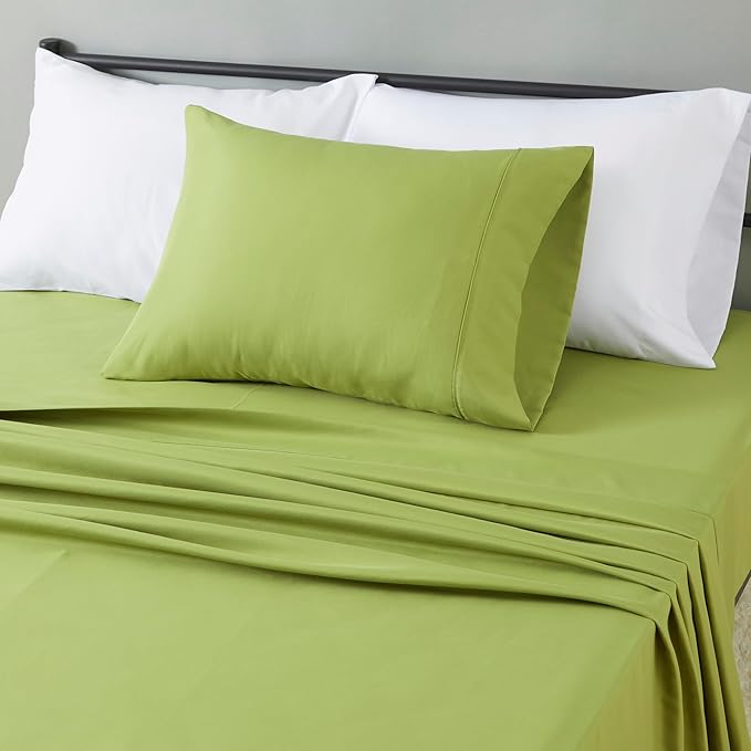 Amazon Basics Lightweight Microfiber 3-Piece Bed Sheet Set, Oliver Light, Solid, Twin XL