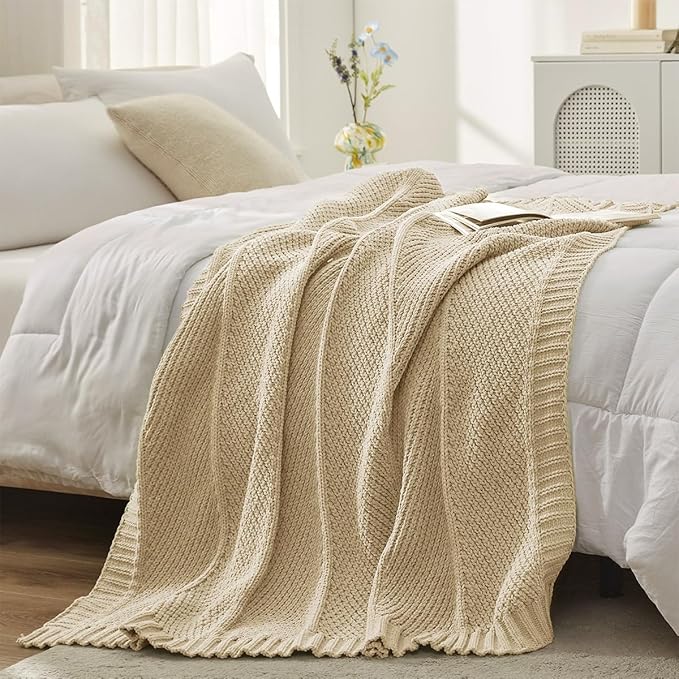 Amélie Home Chevron Chenille Knit Throw Blanket for Couch, Cozy Texture Decorative Soft Blanket for Sofa & Chair, 60"x80", Beige