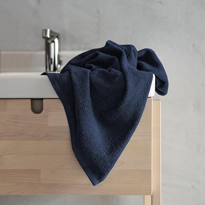 Delara 100% Organic Cotton Towels 650 GSM Plush Feather Touch Quick Dry Towel, 4-Piece Towel Set GOTS Certified, Oeko-Tex Green Certified, 1 Bath Towel, 1 Bath Sheet, 1 Hand Towel & 1 Wash Cloth