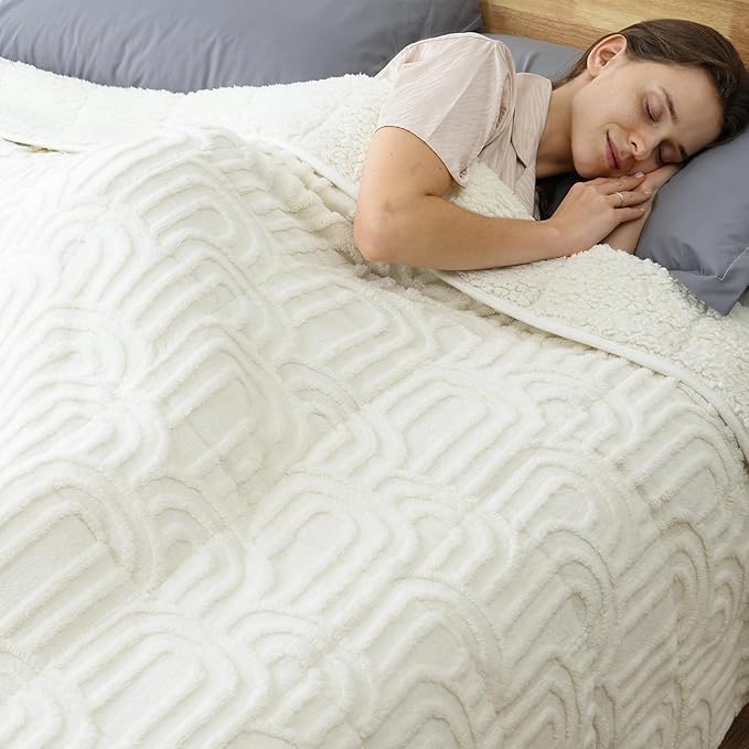 Sherpa Fleece Adult Weighted Blanket Great for Sleep, 15 lbs Dual Sided Soft Fuzzy Heavy Blankets for Couch Bed Sofa, Cozy Warm Arched Jacquard Throw for Winter (Cream White, 48" x 72", 15 Pounds)