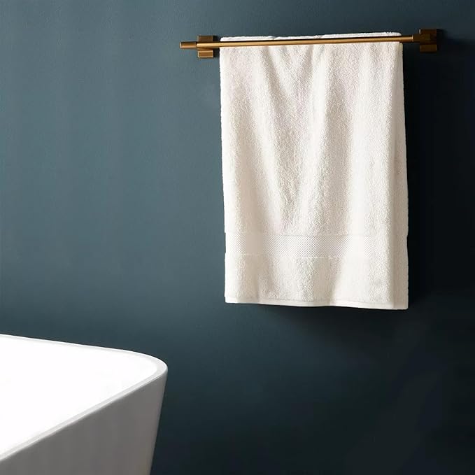 Delara 100% Organic Cotton Towels 650 GSM Plush Feather Touch Quick Dry Towel, 4-Piece Towel Set GOTS Certified, Oeko-Tex Green Certified, 1 Bath Towel, 1 Bath Sheet, 1 Hand Towel & 1 Wash Cloth