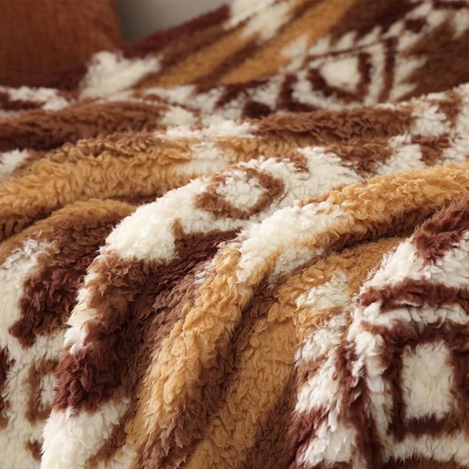CASAAGUSTO Boho Sherpa Throw Blanket, Aztec, Ultra Soft, Warm, Cozy, Plush, Thick Fleece Bohemian Throw Blanket for Couch, Bed, Sofa (Terracotta 50 * 60 Inch)