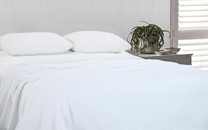 HILLFAIR 100% Combed Cotton Blanket– King Size Bed Blankets– Warm Soft All Season Breathable Lightweight Summer Blankets– Waffle Weave Home Decor Bed Blanket- White King Bed Cotton Blankets/Bedcovers