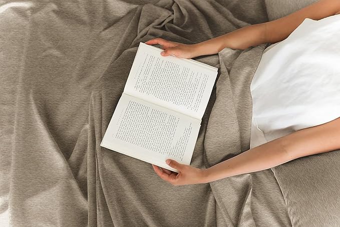 Twin 4 Piece Sheet Set - Cooling & Breathable - Hotel Luxury Bedding, Includes Fitted Sheet for Women, Men, Kids & Teens - 1 Flat, 1 Fitted Sheet, 2 Pillowcases w/Deep Pockets - Heathered Beige