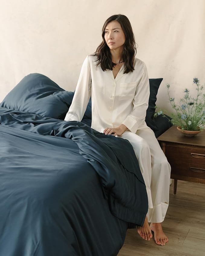 Cozy Earth Luxury Duvet Cover Twin - 100% Viscose from Bamboo - Ultra-Soft, Cooling & Lightweight Duvet Cover - Temperature-Regulating Bedding with Concealed Zip - Pacific Blue