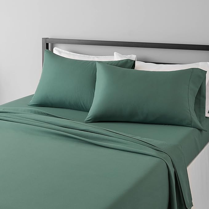 Amazon Basics Lightweight Super Soft, Wrinkle-Free Easy Care Breathable Microfiber 4-Piece Bed Sheet Set with 14-Inch Deep Pockets, Full, Emerald Green, Solid
