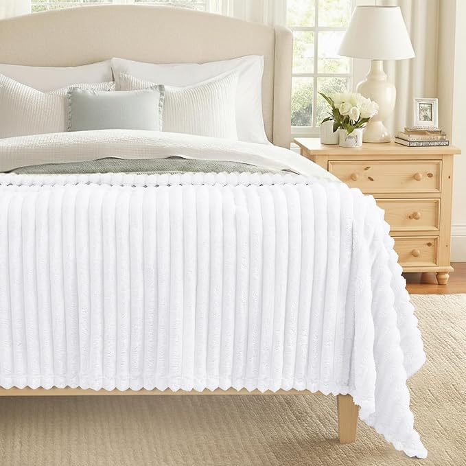 decorUhome Christmas Soft Fleece White Blanket Queen Size for Bed, Cozy Fluffy Plush Flannel Large Striped Throws for Couch Sofa, Lightweight Decorative Fuzzy Blanket for Woman, 90x90 Inches