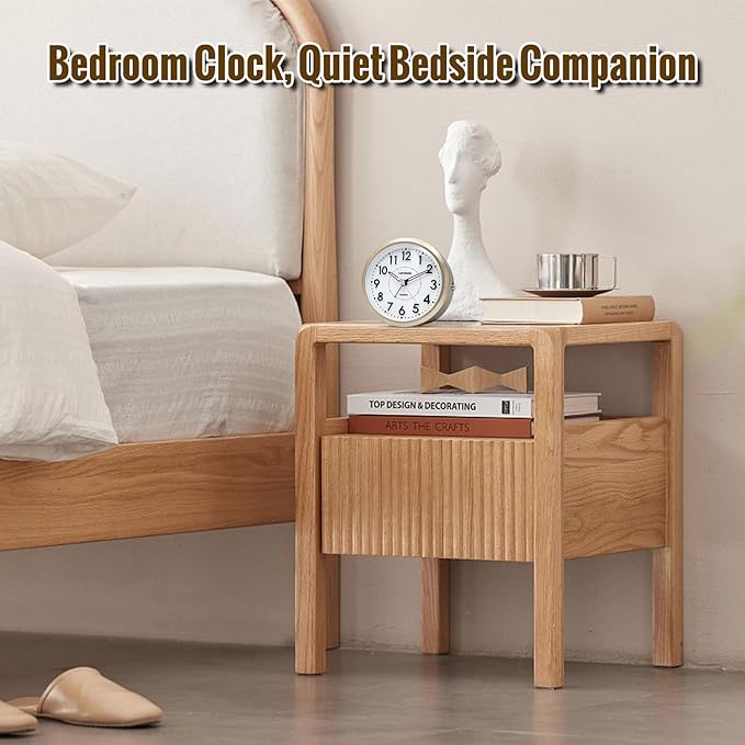 Small Alarm Clocks for Bedrooms, 4 Inch Analog Battery Desk Clock, Retro Clock for Bedroom Decoration, Slient, Large Display for Seniors, Loud Alarm Clock for Heavy Sleepers, Champagne Gold