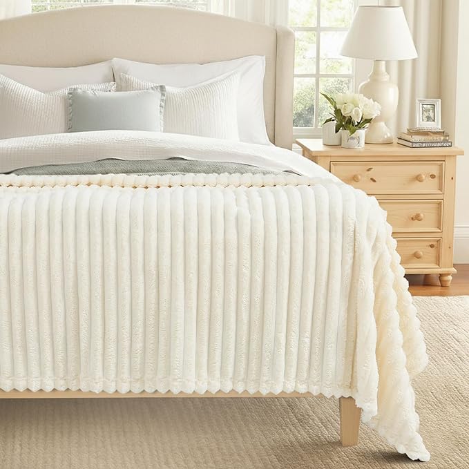 decorUhome Christmas Soft Fleece Cream White Blanket Queen Size for Bed, Cozy Fluffy Plush Flannel Large Striped Throws for Couch Sofa, Lightweight Decorative Fuzzy Blanket for Woman, 90x90 Inches