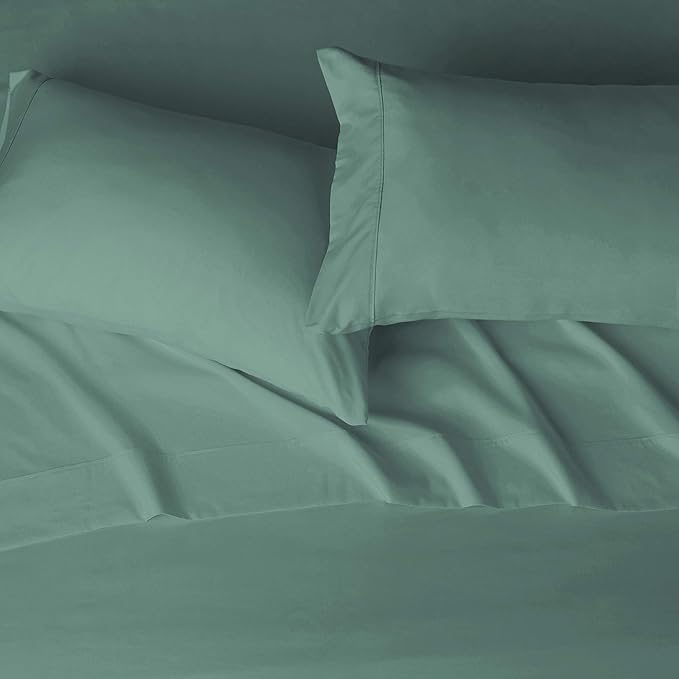 Amazon Basics Lightweight Super Soft Easy Care Breathable Microfiber 4-Piece Bed Sheet Set with 14-Inch Deep Pockets, King, Emerald Green, Solid