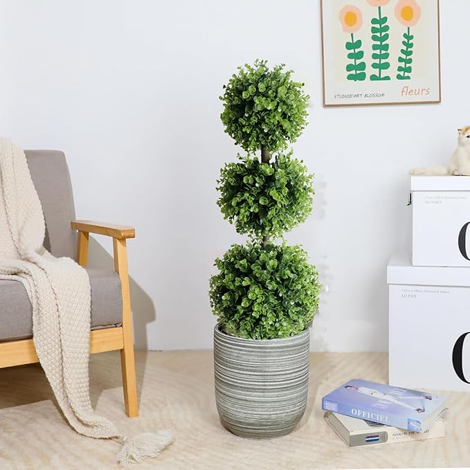 Artificial Trees, Artificial Juniper Wood Three-Ball Trees, Outdoor Shrub Plants, Have UV Protection Function. They are Suitable for Both Outdoor and Indoor use and can be Used for Decoration.