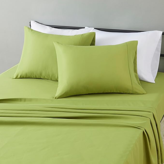 Amazon Basics Lightweight Microfiber 4-Piece Bed Sheet Set, Oliver Light, Solid, Queen