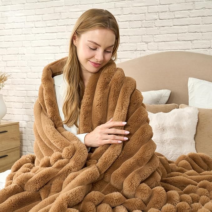 Cozy Bliss Faux Fur Throw Blanket for Couch, Cozy Warm Plush Striped Blanket for Sofa Bedroom Living Room, 60 * 80 Inches Toasty Brown