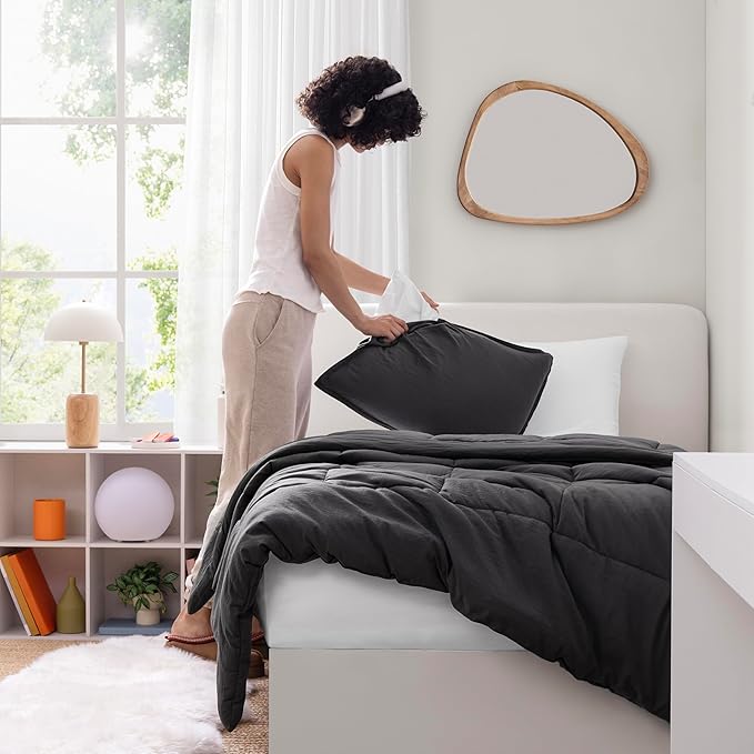 UGG Twin/XL Twin Comforter Set with 1 Pillow Sham, Lightweight Down Alternative Blanket, All Season, Washable & Hypoallergenic Bedding Set for College Apartment, Dorm Essential, Charcoal Grey (Lenora)