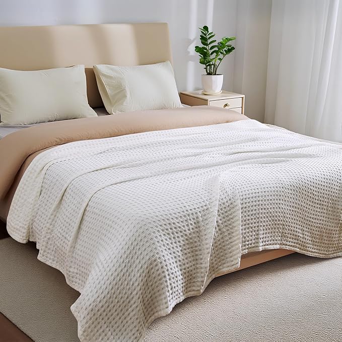 Aganear Waffle Blanket - Lightweight Breathable Summer Blanket of 50% Cotton and 50% Rayon Derived from Bamboo for Hot Sleepers Luxury Throws for Bed, Couch and Sofa,White,50x70 Inches