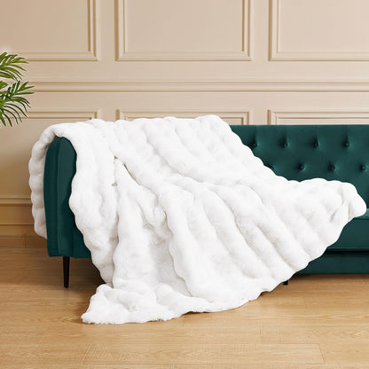 White Furry Blanket King Size Soft Faux Fur Throw Fuzzy Bunny Fur Blanket for Bed Cozy 90x108 Fluffy Blankets King for Bedroom Living Room Home Decor Gifts 1000 GSM