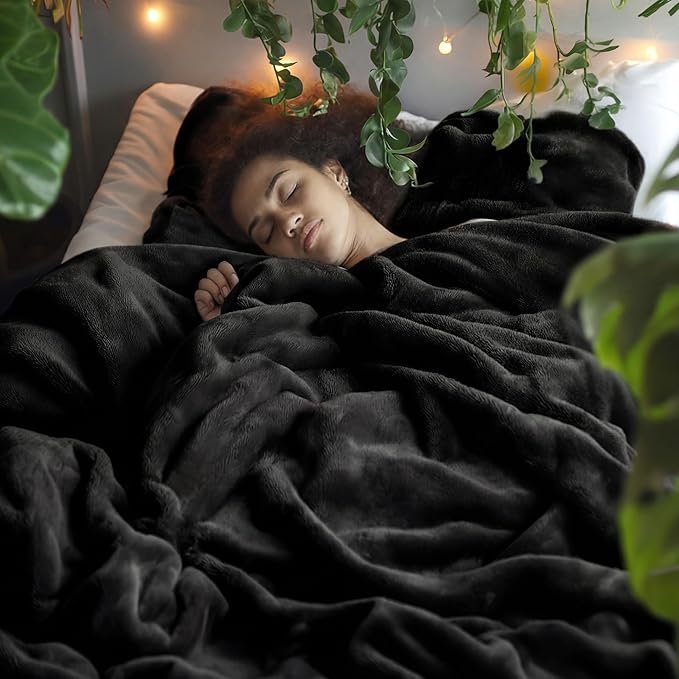 Bedsure GentleSoft Fleece Blankets King Size Black - Bed Blanket Soft Lightweight Plush Cozy Fuzzy Luxury Microfiber, 108x90 inches