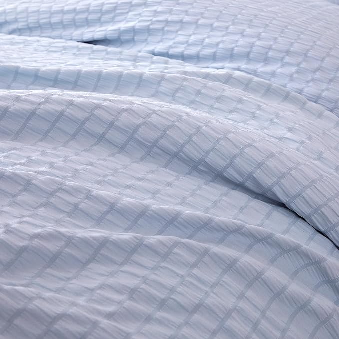 Amazon Basics Jacquard Geometric Microfiber 2-Piece Duvet Cover Set, Includes 1 Duvet Cover and 1 Pillow Sham, Twin, Blue Striped
