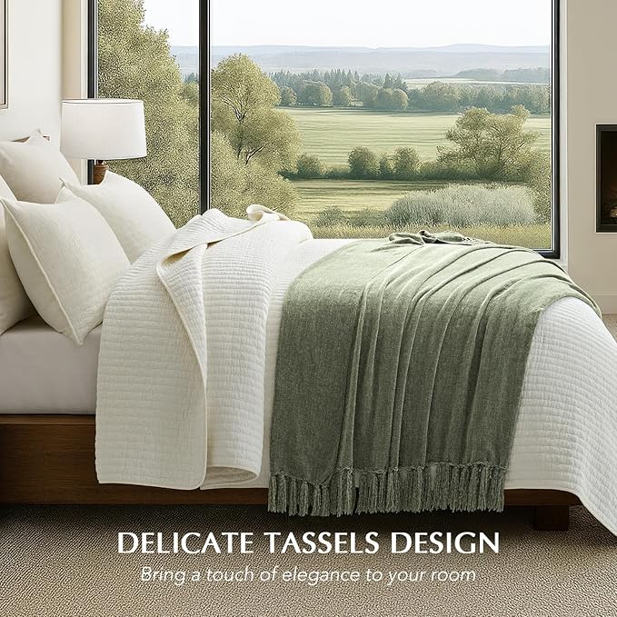 EVERGRACE Soft Chenille Throw Blanket for Couch, Cozy Plush Fuzzy Decorative Chenille Knit Throw Blanket with Tassels, Lightweight Blanket and Throws for Bed Sofa Gift Home Decor, Sage Green 50"x60"