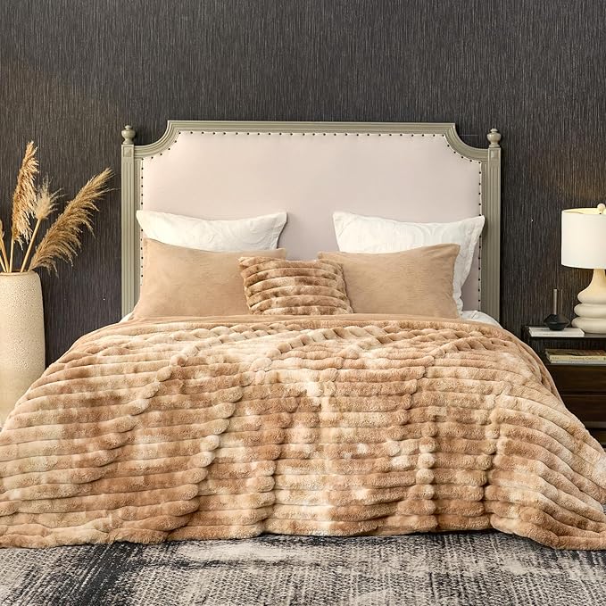 Cozy Bliss Faux Fur Throw Blanket for Couch, Cozy Warm Plush Striped Blanket for Sofa Bedroom Living Room, 90 * 90 Inches Tie-dye Khaki