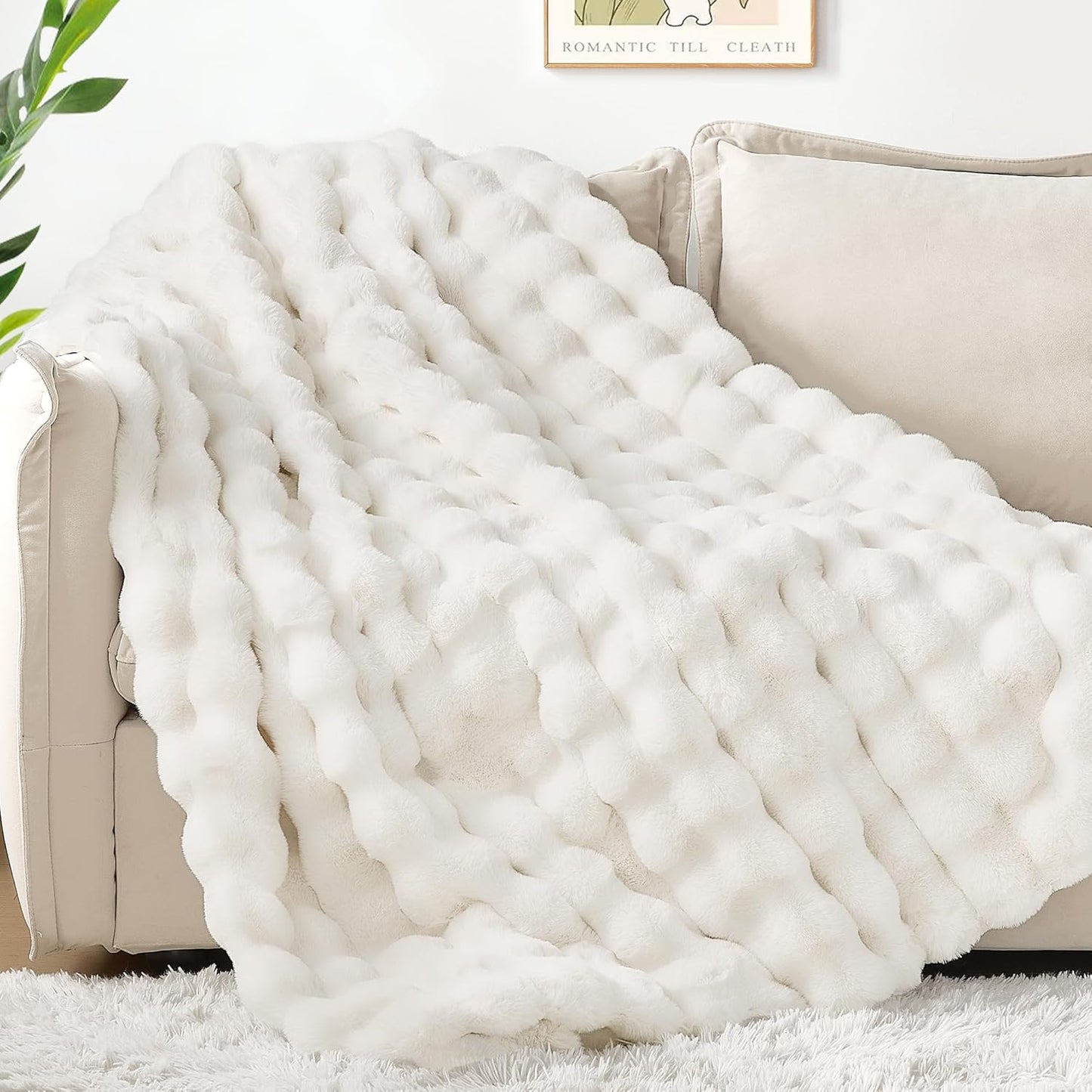 Touchat Luxury 1000GSM Rabbit Faux Fur Twin Blanket, Super Heavy Warm Cozy Beige Cream Blankets for Couch Bed Sofa, Ruched Plush Fuzzy Elegant Soft Reversible Mink Blanket for Living Room Bedroom