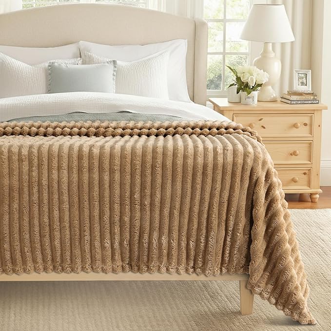 decorUhome Christmas Soft Fleece Brown Twin Blanket for Bed, Cozy Fluffy Plush Flannel Striped Throws for Couch Sofa, Lightweight Decorative Ribbed Fuzzy Blanket for Woman, 60x80 Inches