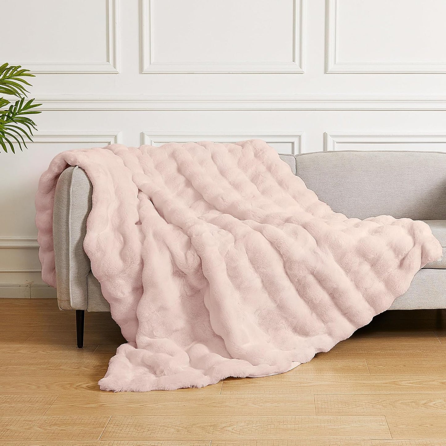 Pink Cozy Faux Fur Twin Blanket for Living Room Bedroom 60x80 Thick Ultra Soft Fuzzy Throw Blanket Fluffy Furry Bed Comforter Home Gifts 860 GSM