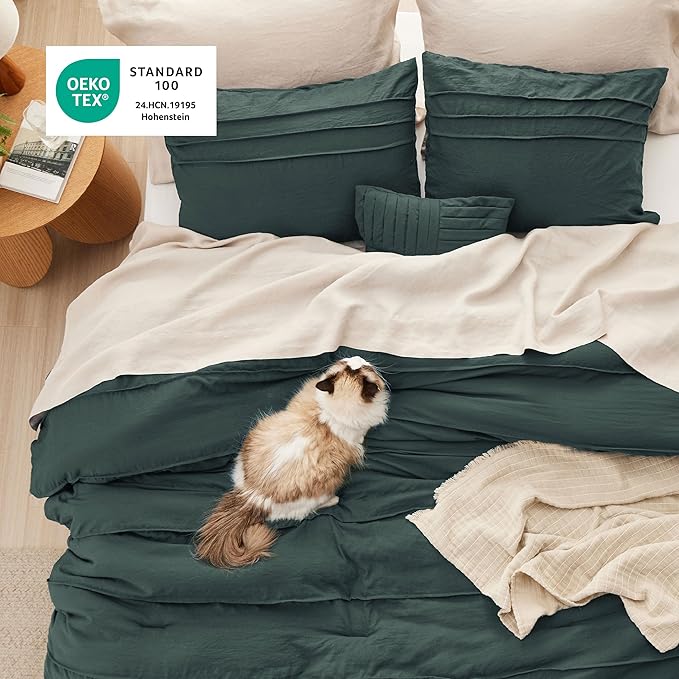 Bedsure King Comforter Set - 4 Pieces Pinch Pleat Bed Set, Emerald Green Boho Bedding for All Season, 1 Soft Comforter, 2 Pillowcases, 1 Decorative Pillow
