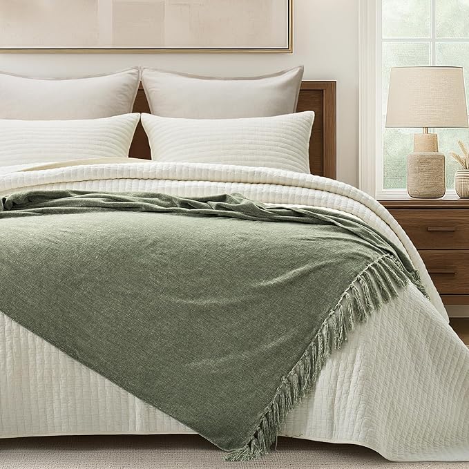 EVERGRACE Soft Chenille Throw Blanket for Couch, Cozy Plush Fuzzy Decorative Chenille Knit Throw Blanket with Tassels, Lightweight Blanket and Throws for Bed Sofa Gift Home Decor, Sage Green 50"x60"